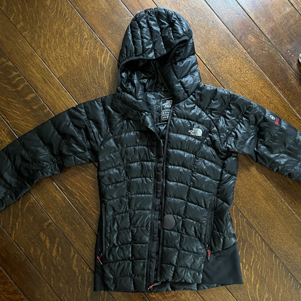 Lightly Worn North Face Down Puffer - image 1